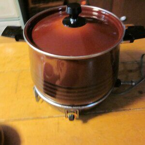 Vtg BOHO West Bend Brown 6 qt 3 pc lazy day cooker very good condition